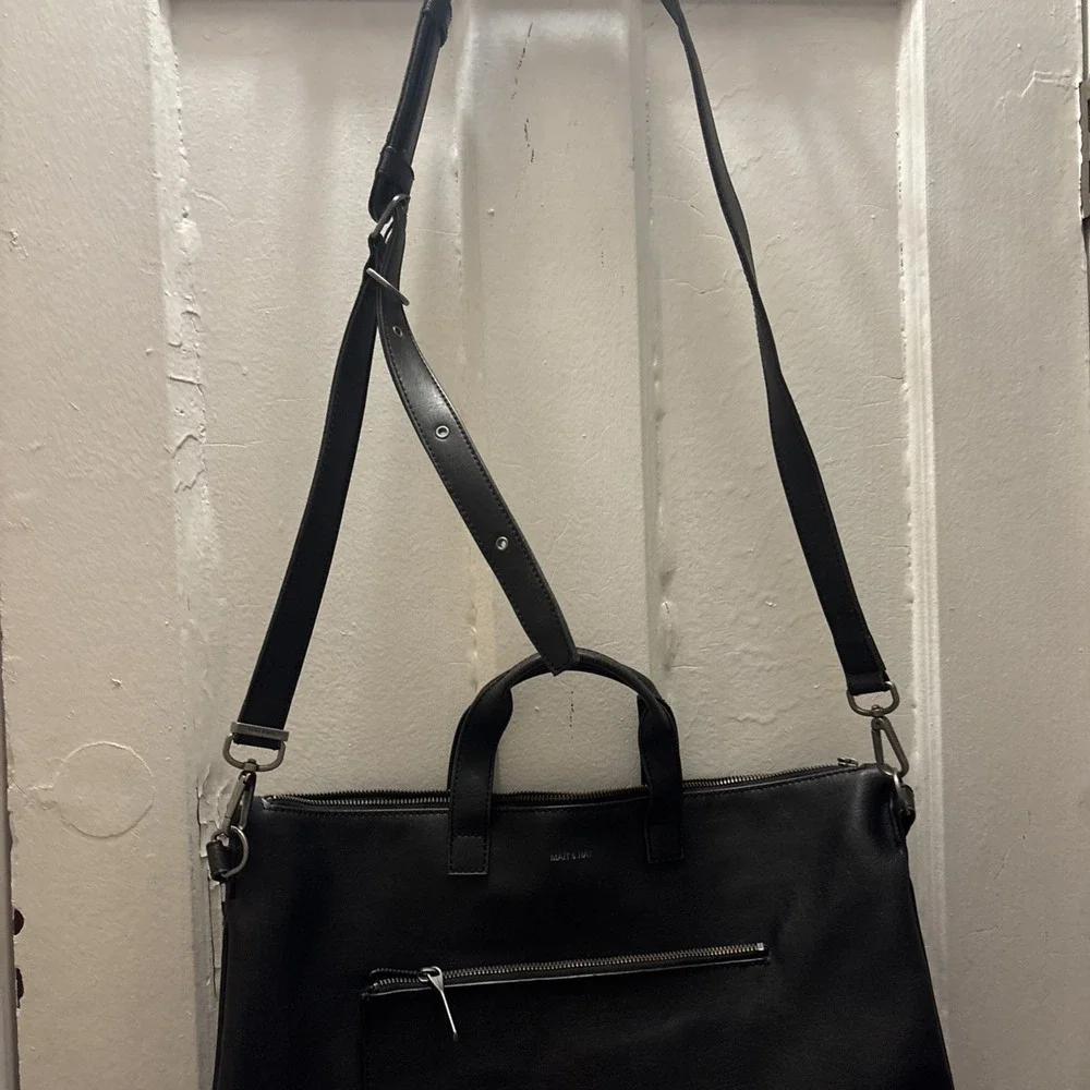 Matt And Nat Large Black Vegan Leather Tote Bag With Carrying Strap Euc‎
